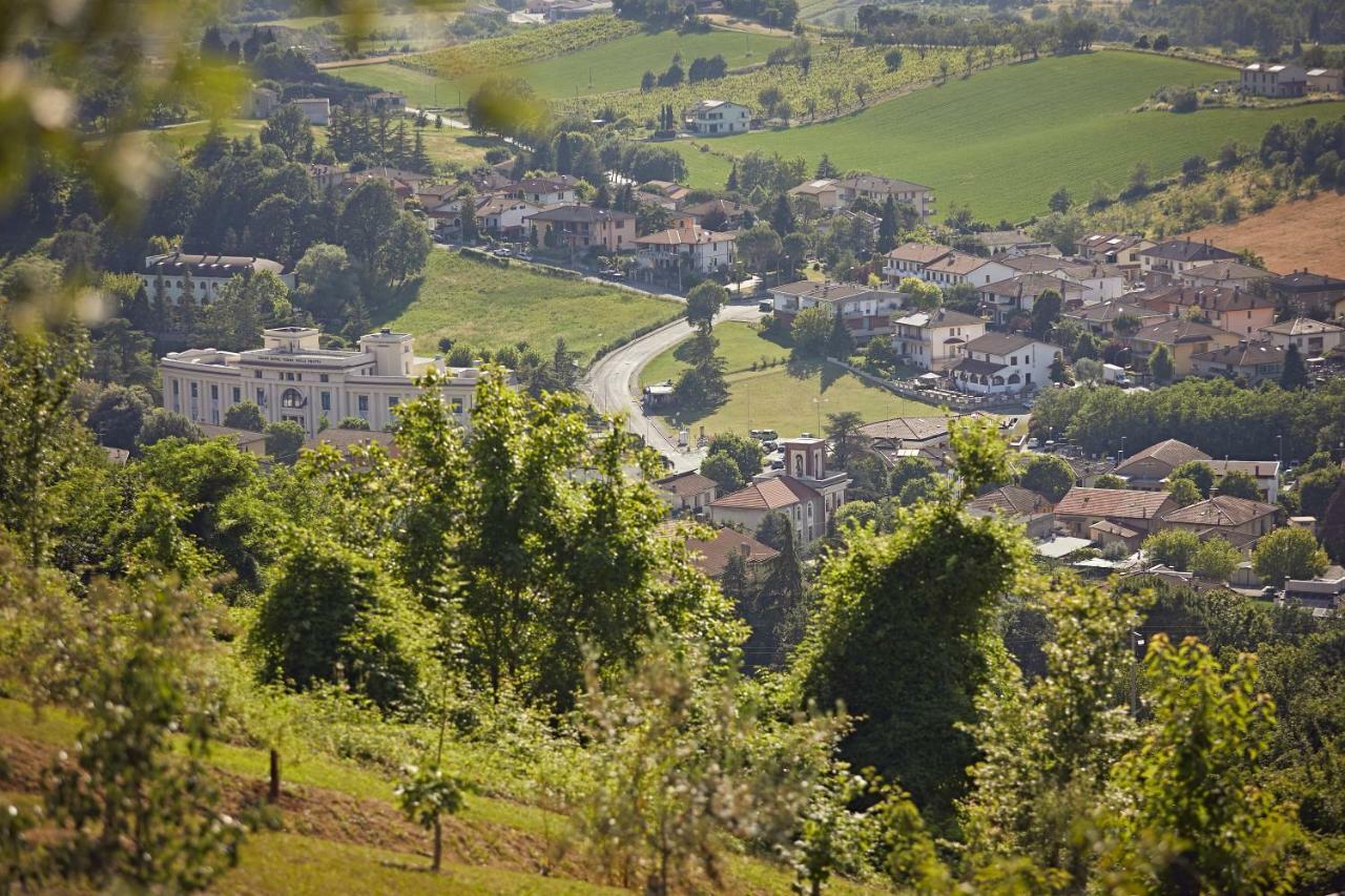 Albergo Romagna Фрата Терме Екстериор снимка